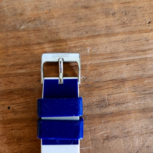 Coach Watch - Picture 6 of 6
